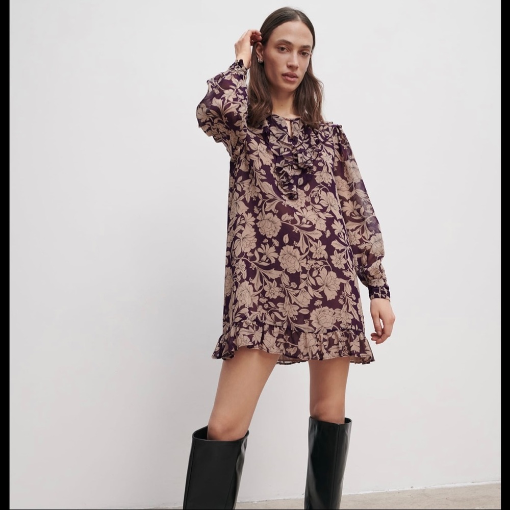 📣Moving Sale!! NEW Zara Purple floral mini dress Medium